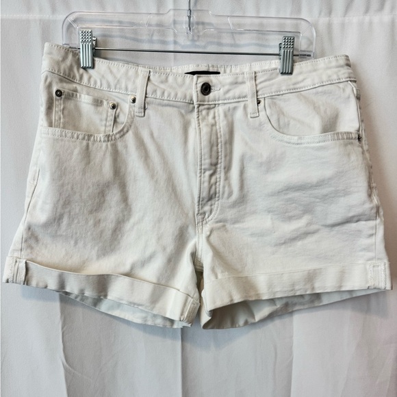 Free Assembly White Denim Shorts Size 16 - Picture 1 of 8